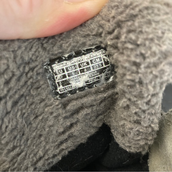 Keen Youth Big Kids Basin Waterproof Insulated Winter Snow Boots - Picture 5 of 8